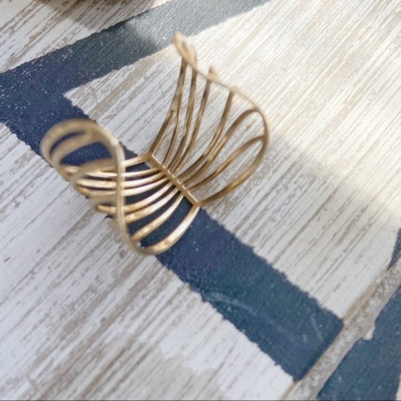 GOLD TATTOO STYLE STATEMENT ANGEL WINGS RING - Picture 4 of 4